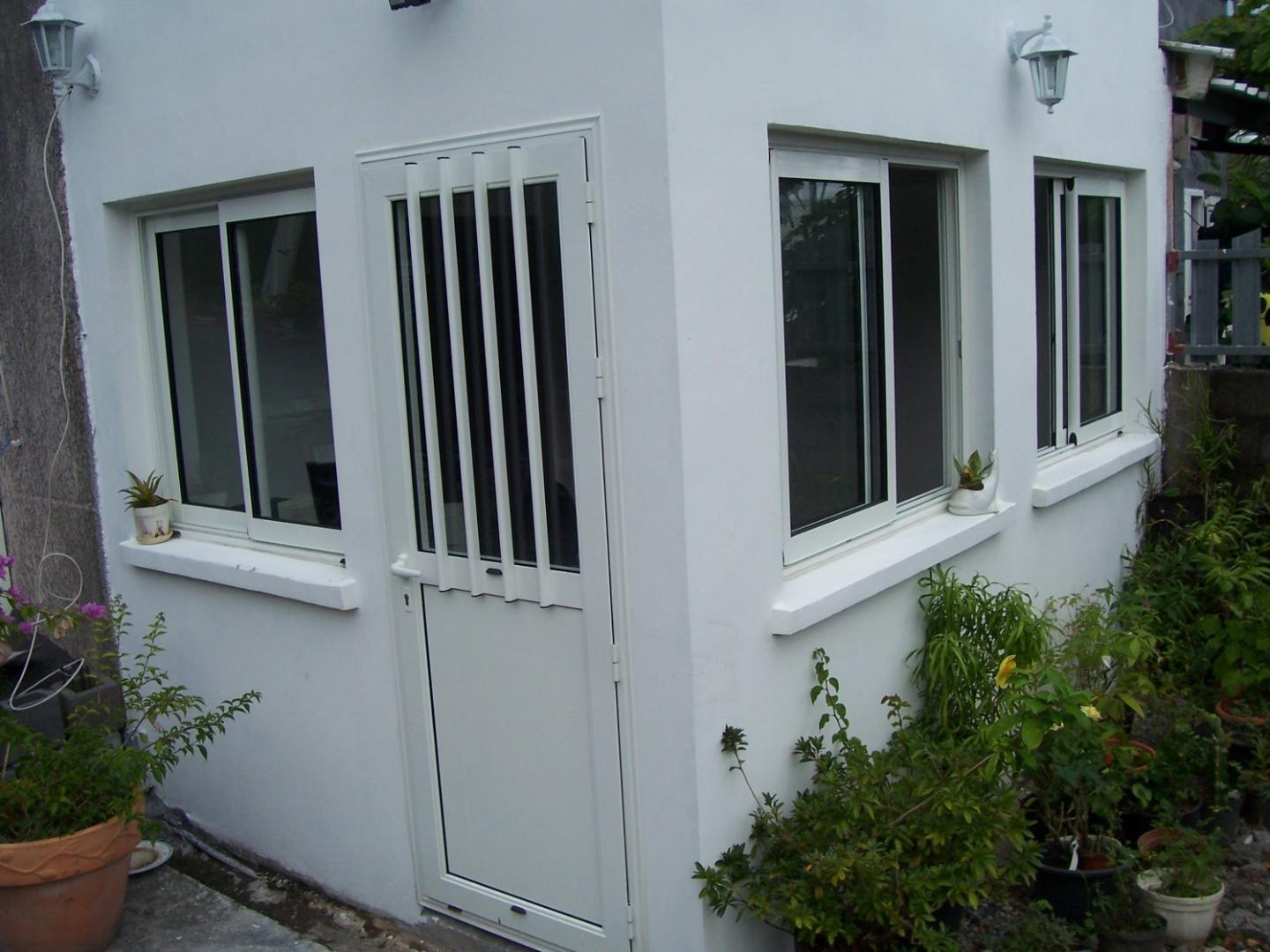 Portes-fenêtres, Saint-Pierre